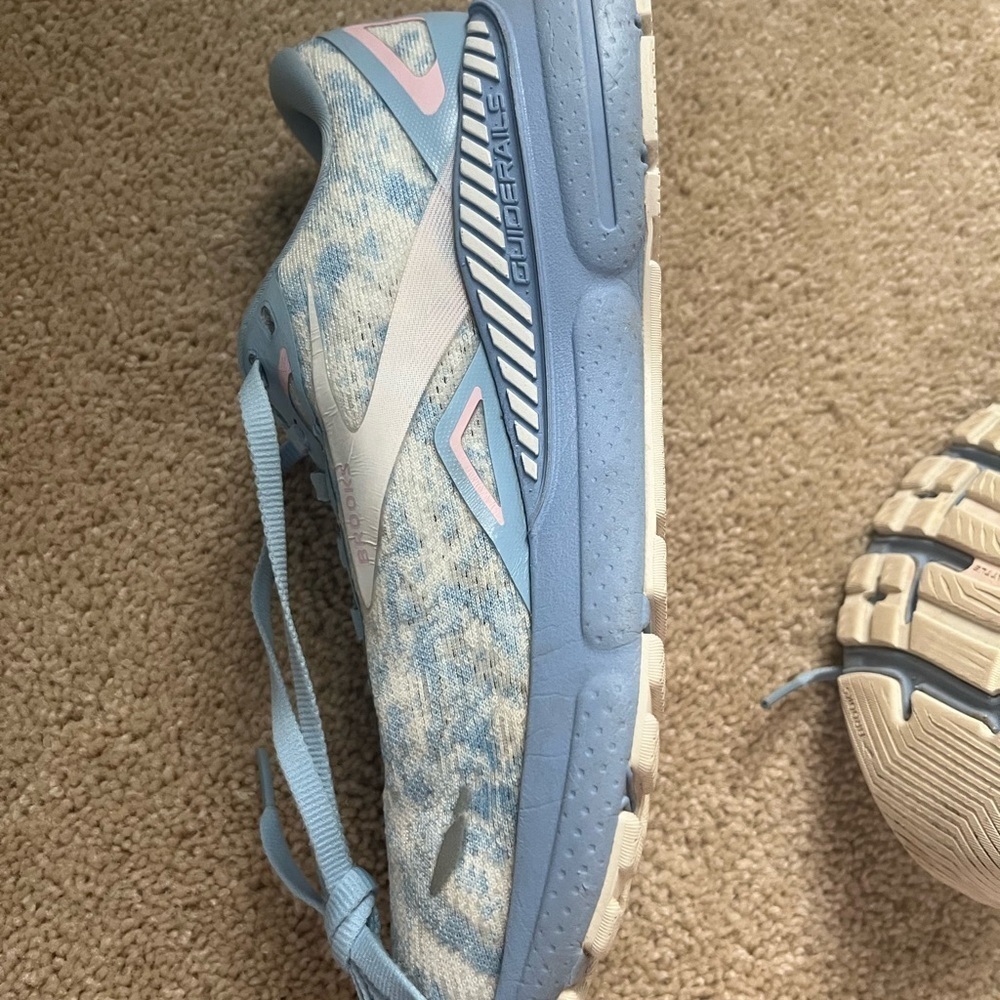 Brooks Women’s Adrenaline GTS 23 - Picture 8 of 14